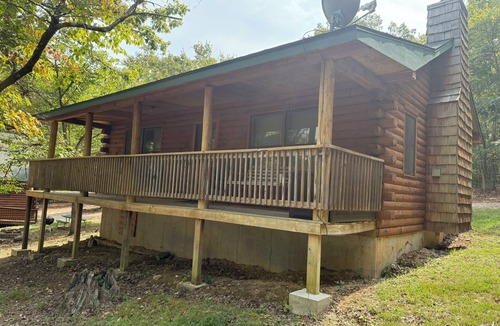 Shell Knob Cabin | Lakefront 2BR Cabin - Pool-Hot Tub-Dock/Steps to Table Rock Lake + Branson Fun