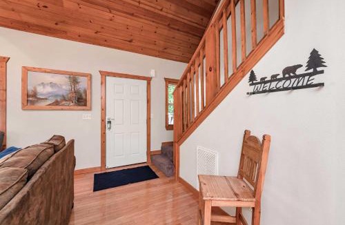 Reeds Spring House | Lakefront Branson Cabin 6 Mi to Branson Strip!