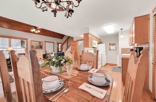 Reeds Spring Cabin | Lakefront Branson Cabin: 6 Mi to Branson Strip!