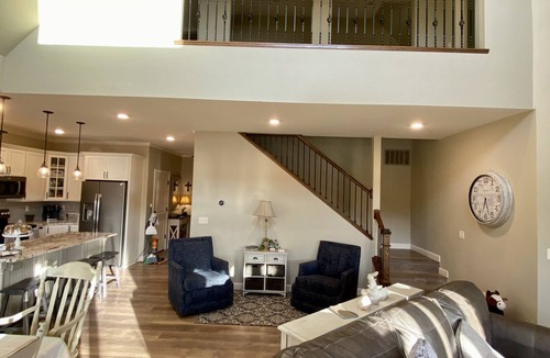 Lampe House | Lakefront ! Close to Branson, Silver Dollar City and Dogwood Canyon.