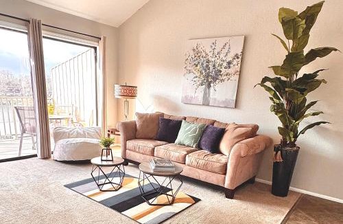 Osage Beach Apartment | Lakefront Condo Aug 7-9 Open Private Deck 3 Pools