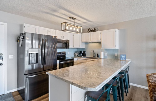 Osage Beach Condo | Lakefront Huge views - King Bed - No Stairs - Salt Water Pool - Putting Green -