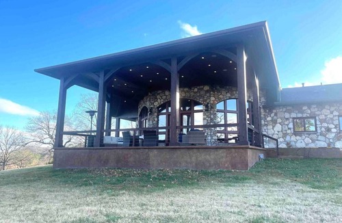 Dennis House | LAKEFRONT ON GRAND LAKE “THE LODGE” AT STONY POINT