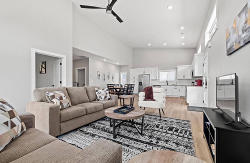 Kimberling City House | Lakefront Retreat | 2 Living Areas, Pool, & Views