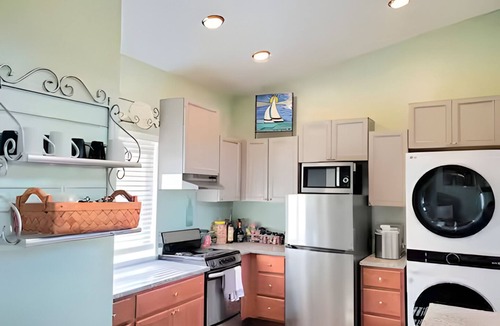 Shelbyville House | Lakefront Retreat: Fishing, Kayaks, Fire Pit & Bourbon Trail