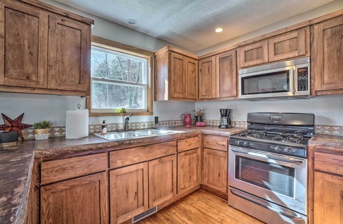 Shell Knob House | Lakefront Shell Knob Home w/Deck & Gas Grill