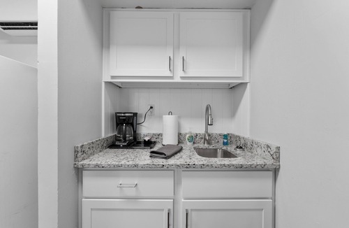 Indian Point Condo | Lakeside Comfort: Your Perfect Getaway!