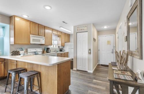 Indian Point Apartment | Lakeside Laziness Condo