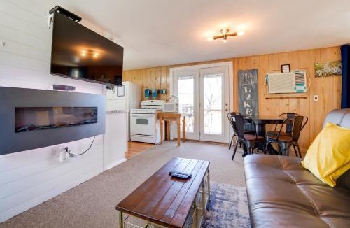 Kimberling City House | Lakeside Reeds Spring Home with Pool Access and Deck!