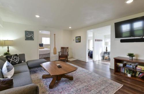 Rockaway Beach House | Laketown Cottages Blue Anchor