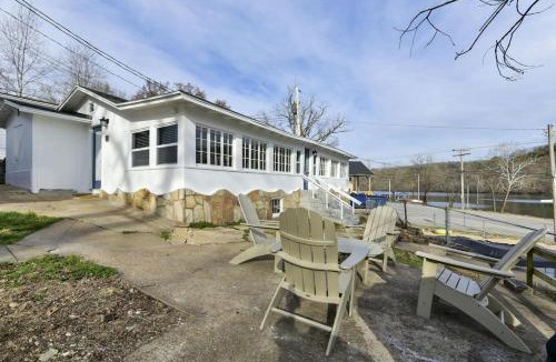 Rockaway Beach House | Laketown Cottages Blue Anchor
