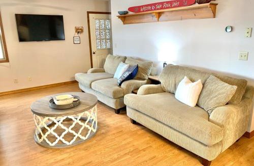 Shell Knob House | Lakeview Landing! 2 min walk to lake, boat parking