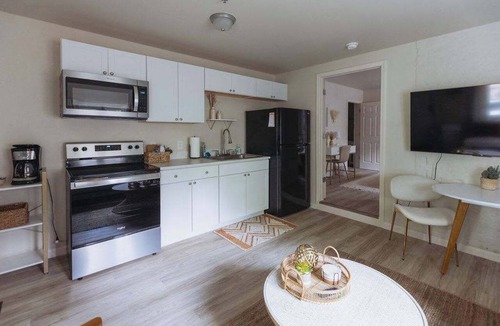 Johnson City Apartment | Lamont 2 1Bed Pet-Friendly Apt