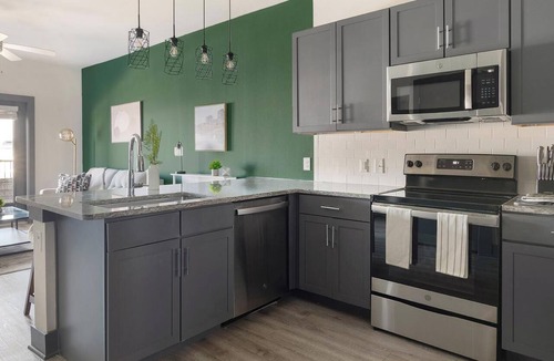 Terrell Apartment | Landing | Amazing 1BD, Gym