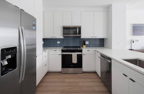 West End Apartment | Landing | Amazing 1BD, Pool, Gym
