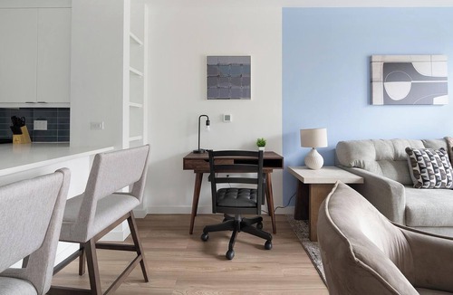 West End Apartment | Landing | Amazing 1BD, Pool, Gym