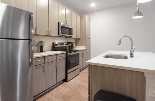 Cordova Apartment | Landing | Amazing 1BD, Pool, Clubhouse