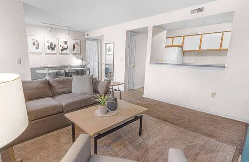 Wichita Apartment | Landing at Crown Chase Apartments - 1 Bedroom in Downtown Wichita