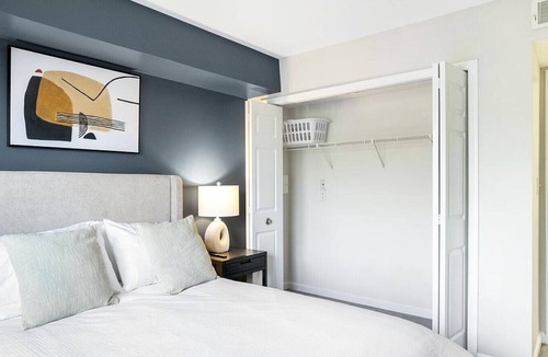 Buechel Apartment | Landing at The Overlook at St. Thomas Apartments - 2 Bedrooms in Downtown Louisville