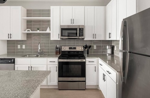 Rock Creek Apartment | Landing | Beautiful 2BD, Courtyard, Gym