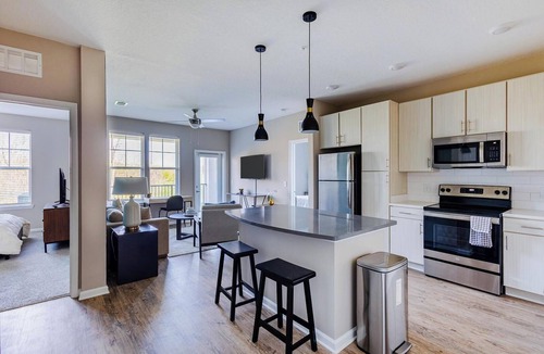 Kenton Apartment | Landing | Beautiful 2BD, Yoga Studio, Gym