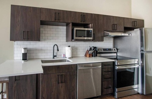 Springfield Apartment | Landing | Beautiful Studio, Rooftop Lounge, Gym