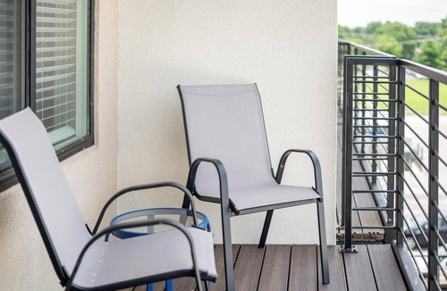 Springfield Apartment | Landing | Beautiful Studio, Rooftop Lounge, Gym