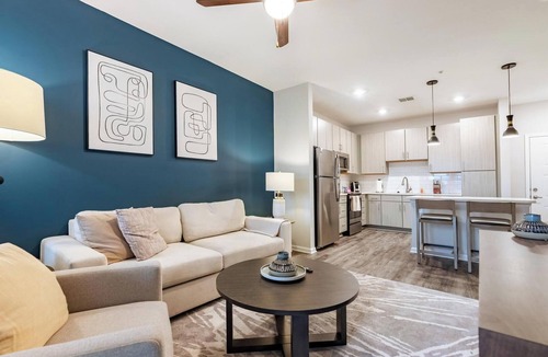 Covington Apartment | Landing | Chic 1BD, Gym, Yoga Studio