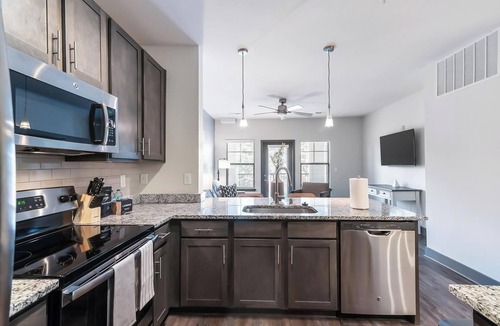 Hurstbourne Apartment | Landing | Chic 1BD, Gym, Clubhouse