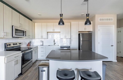 Kenton Apartment | Landing | Chic 1BD, Yoga Studio, Pool
