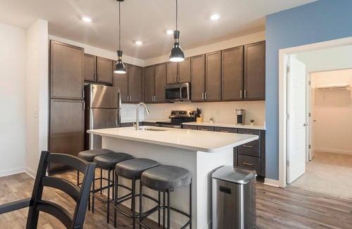 Cordova Apartment | Landing | Chic 2BD, Clubhouse