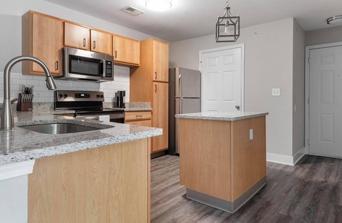 Eureka Apartment | Landing | Chic 2BD, Clubhouse, Gym