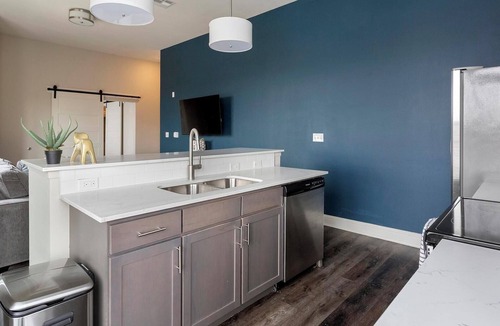 Brady Arts District Apartment | Landing | Chic 2BD, Clubhouse, Rooftop Lounge