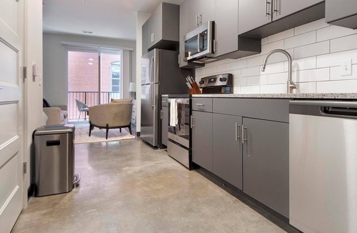 Downtown St. Louis Apartment | Landing | Chic Studio, Courtyard, Clubhouse