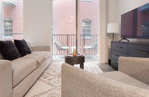 Downtown St. Louis Apartment | Landing | Chic Studio, Courtyard, Clubhouse