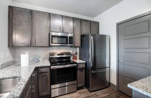 Hurstbourne Apartment | Landing | Modern 1BD, Gym, Clubhouse