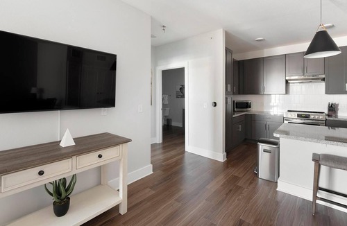 Ferndale Apartment | Landing | Modern 1BD, Gym, Yoga Studio