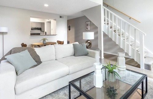 Cordova Apartment | Landing | Modern 2BD, Gym, Pool