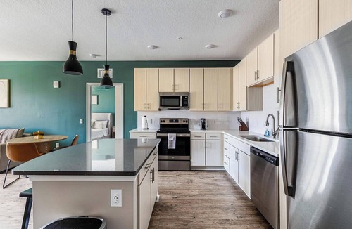 Kenton Apartment | Landing | Modern 2BD, Pool, Clubhouse