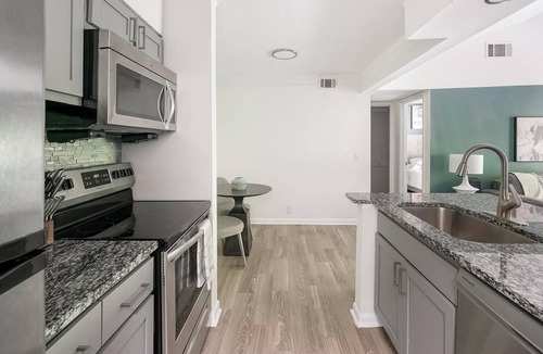 Green Hills Apartment | Landing | Spectacular 1BD, Gym, Courtyard