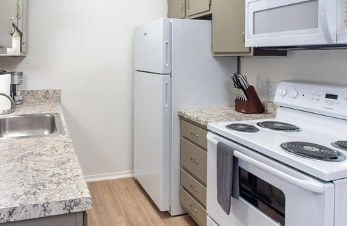 South Tulsa Apartment | Landing | Spectacular 1BD, Clubhouse, Pool