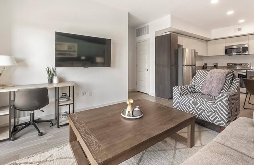 North Mountain Apartment | Landing | Spectacular 2BD, Pool, Gym