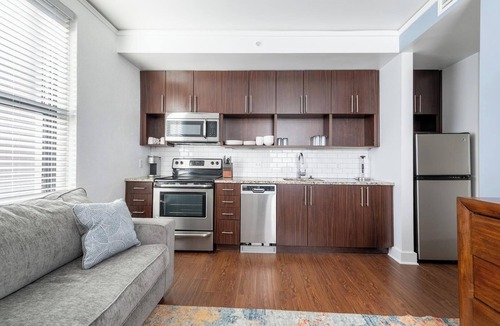 Financial District Apartment | Landing | Spectacular 2BD, Pool, Game Room