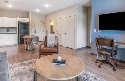 Pinch District Apartment | Landing | Stylish 1BD, Rooftop Lounge, Yoga Studio