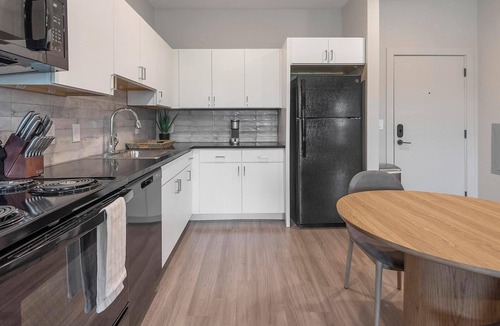 Pinch District Apartment | Landing | Stylish 1BD, Rooftop Lounge, Yoga Studio