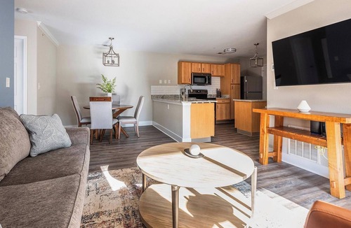 Eureka Apartment | Landing | Stylish 2BD, Clubhouse, Gym