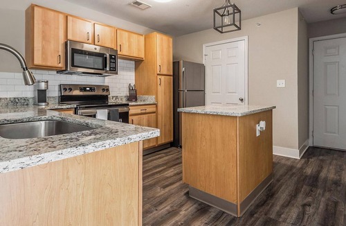 Eureka Apartment | Landing | Stylish 2BD, Clubhouse, Gym