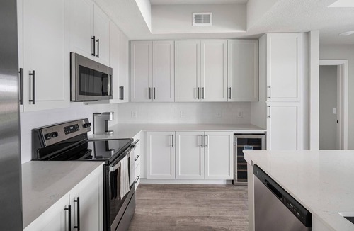Franklin Apartment | Landing | Stylish 2BD in Cool Springs
