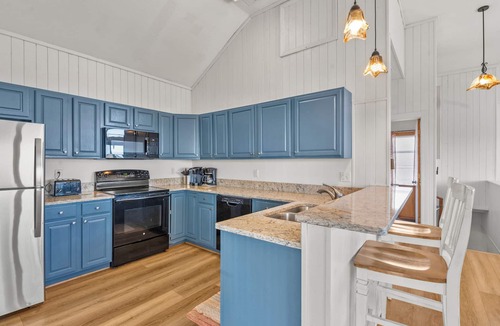 Waves House | Lands End: Dog Friendly | Private Pool | Private Hot Tub | Oceanfront