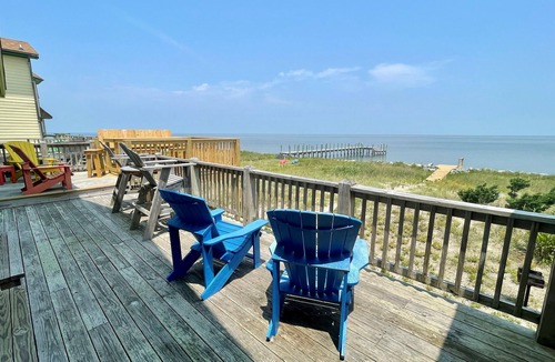 Ocracoke House | Landshark: Dog friendly waterfront home, game room, sound views.
